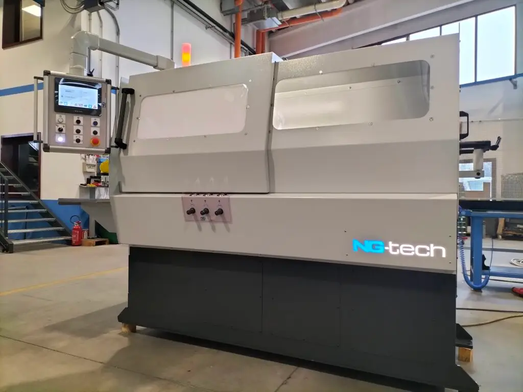 Circular saw pipe cutting machine