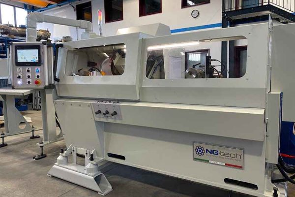 Circular saw pipe cutting machine